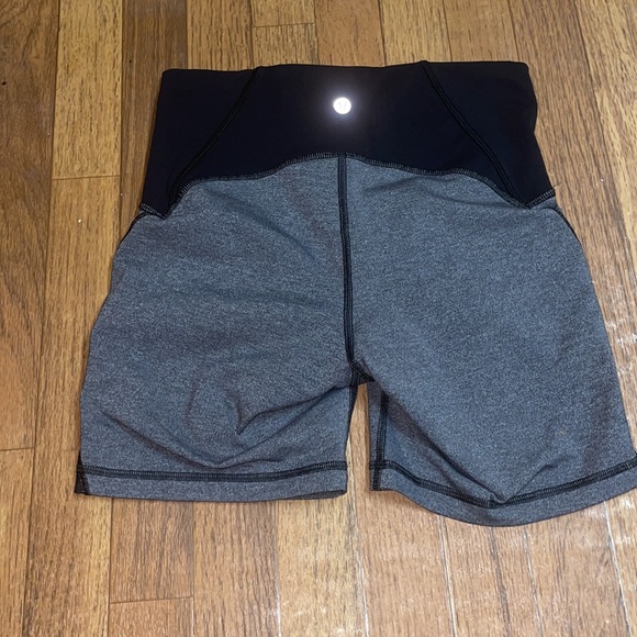 Lululemon - Picture 2 of 6